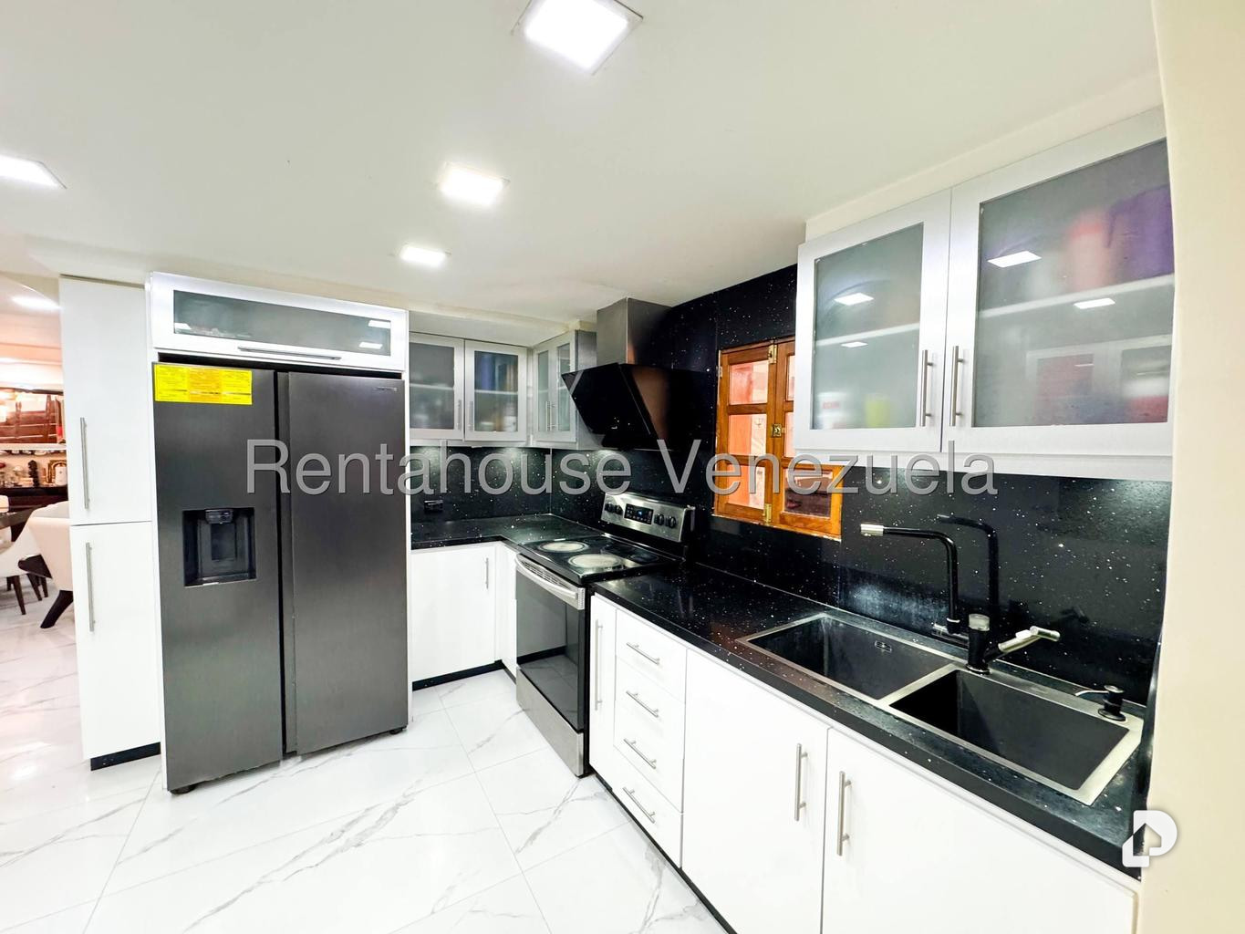 Casa en Alto Prado, Caracas – 13