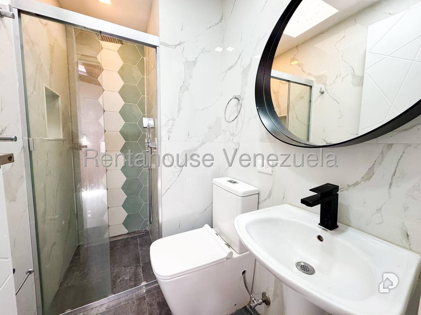 Casa en Alto Prado, Caracas – 33