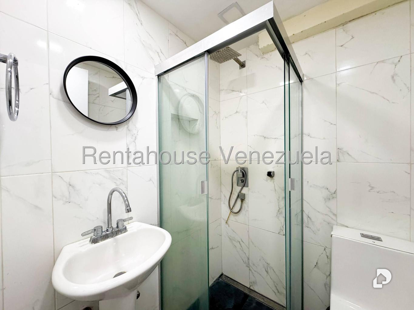 Casa en Alto Prado, Caracas – 18