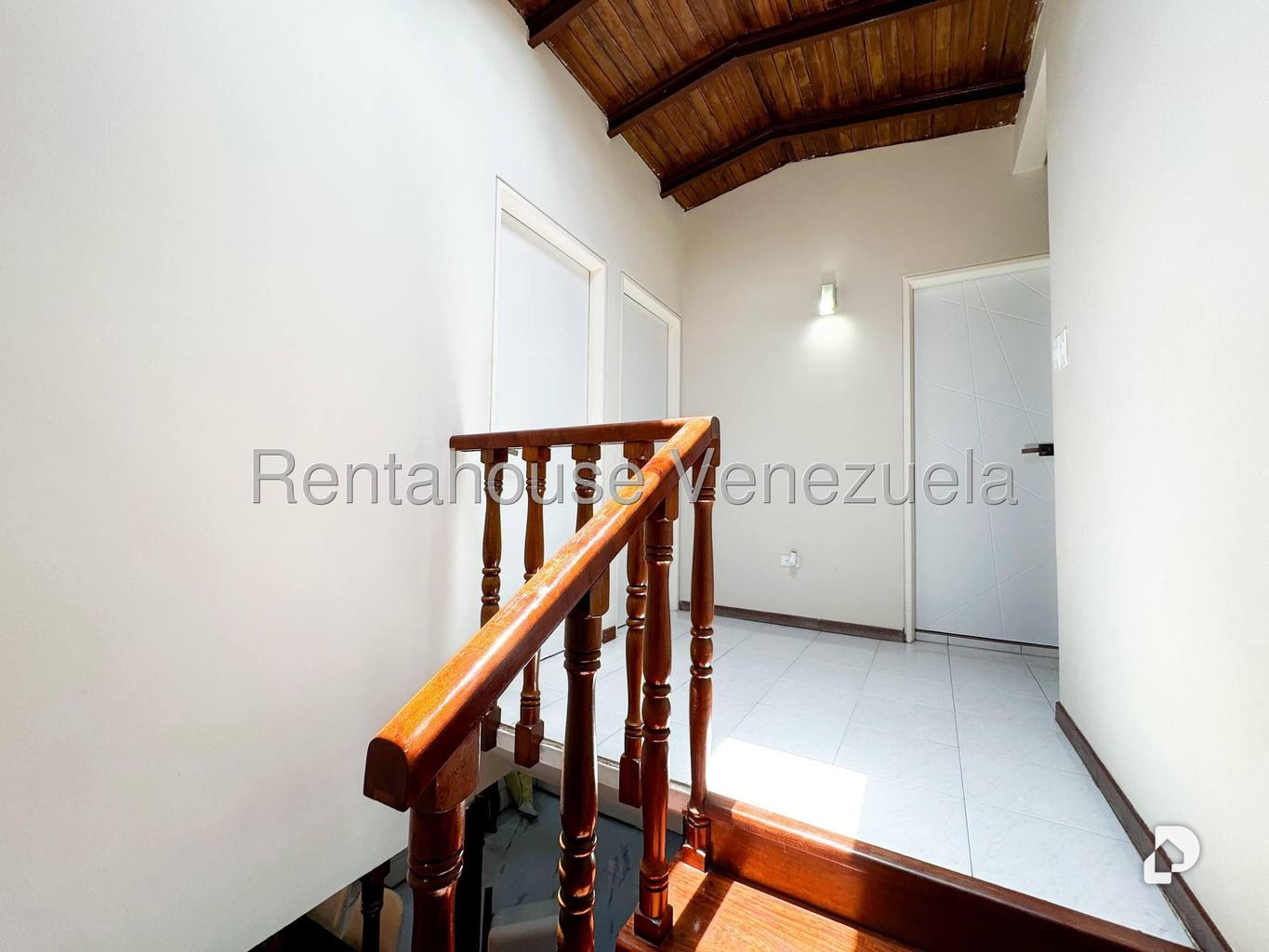 Casa en Alto Prado, Caracas – 19