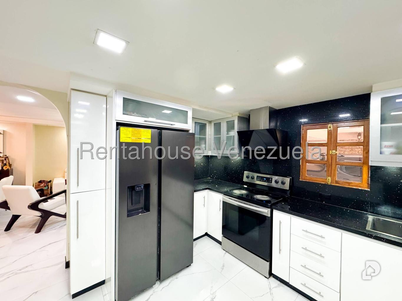 Casa en Alto Prado, Caracas – 12