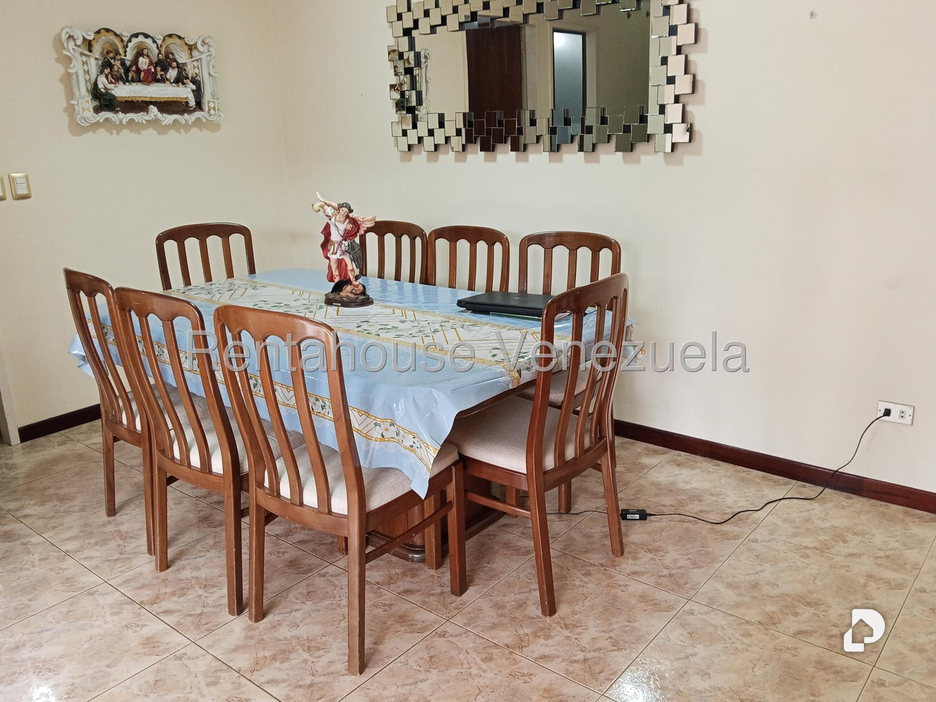 Casa en La Boyera, Caracas – 8