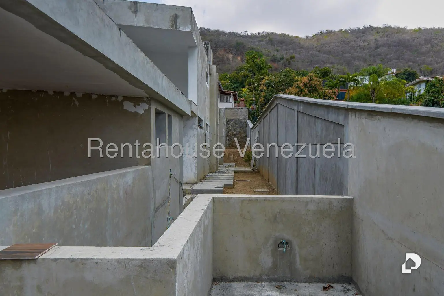 Casa en Prados del Este, Caracas – 29