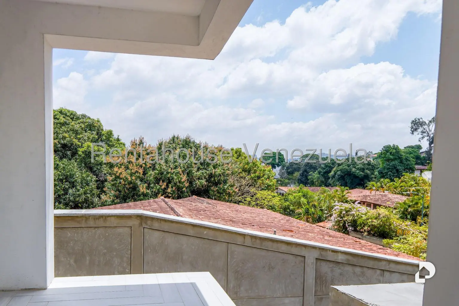 Casa en Prados del Este, Caracas – 23