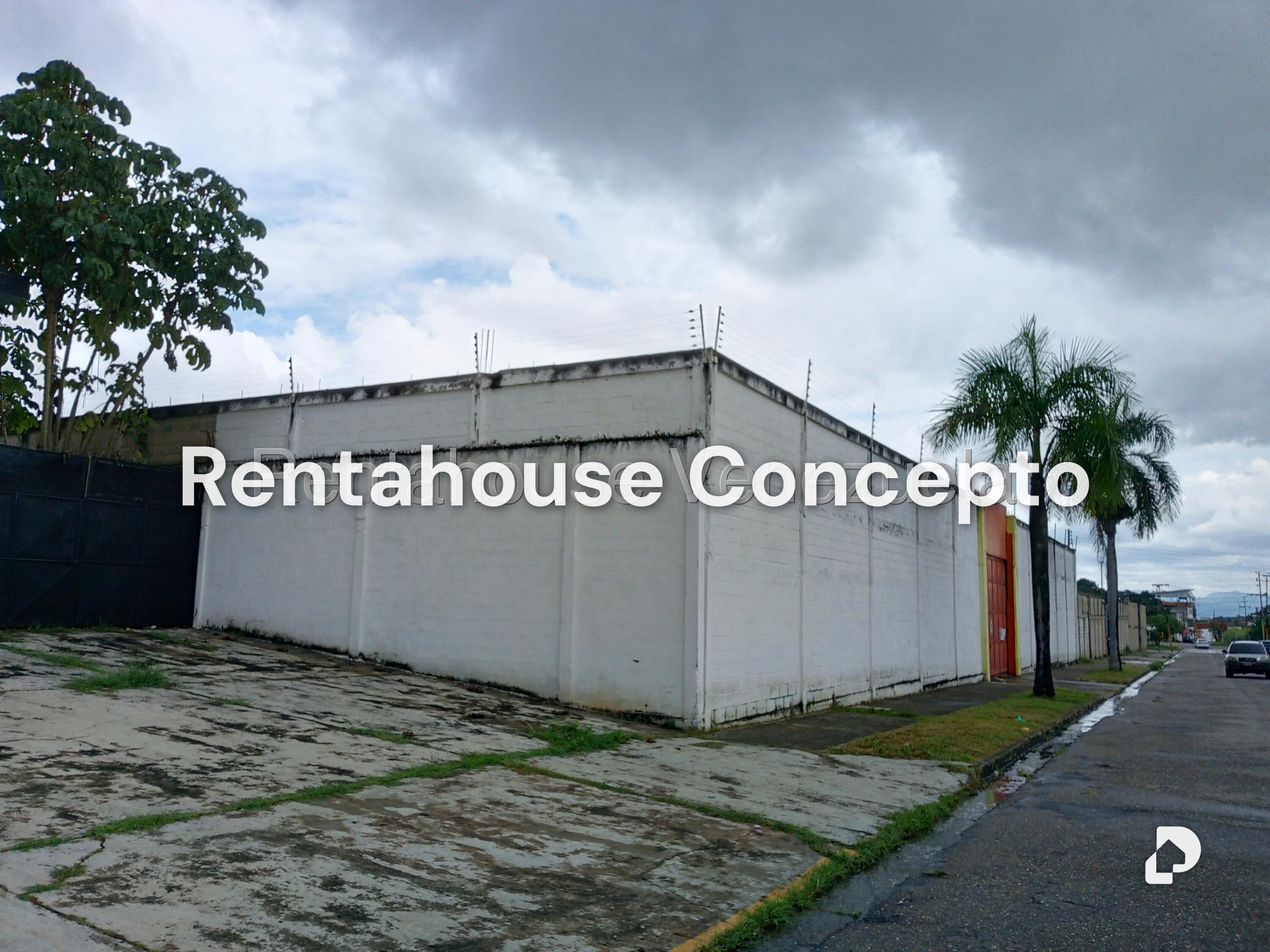 Local comercial en Lizandro Alvarado, Valencia