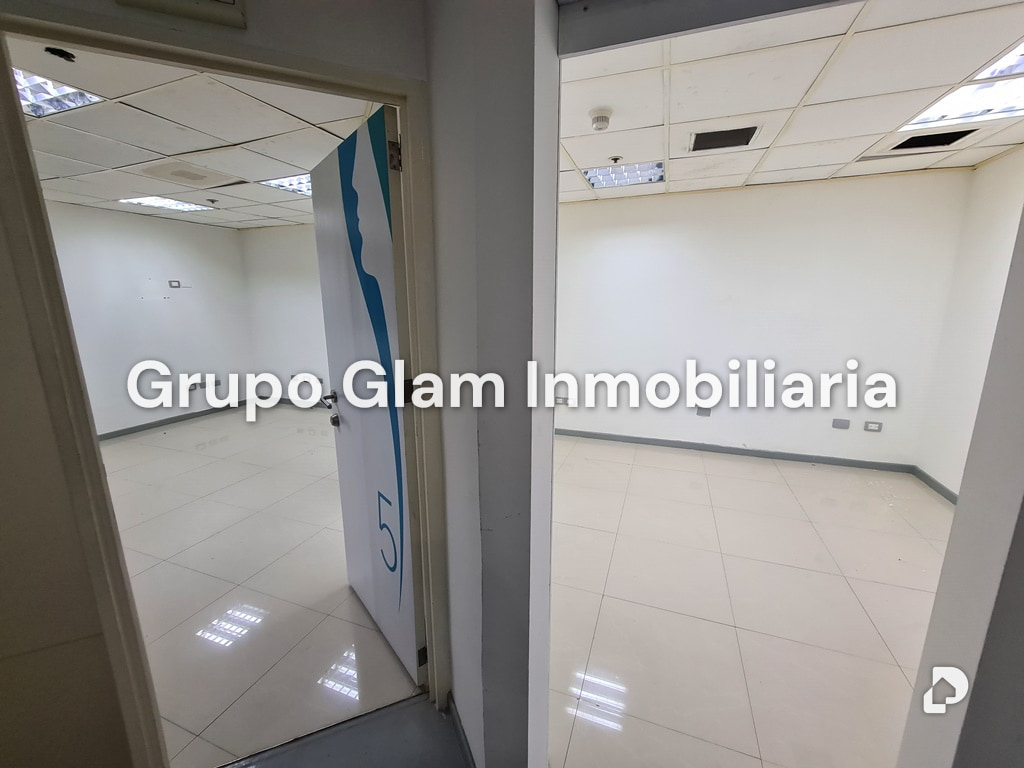 Commercial space in Prados del Este, Caracas – 12