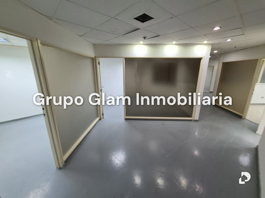 Commercial space in Prados del Este, Caracas – 11