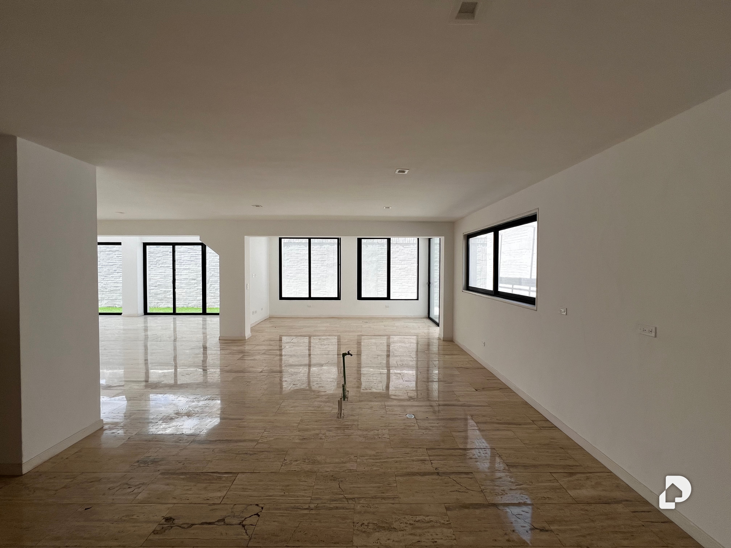 Casa en La Lagunita, Caracas – 11