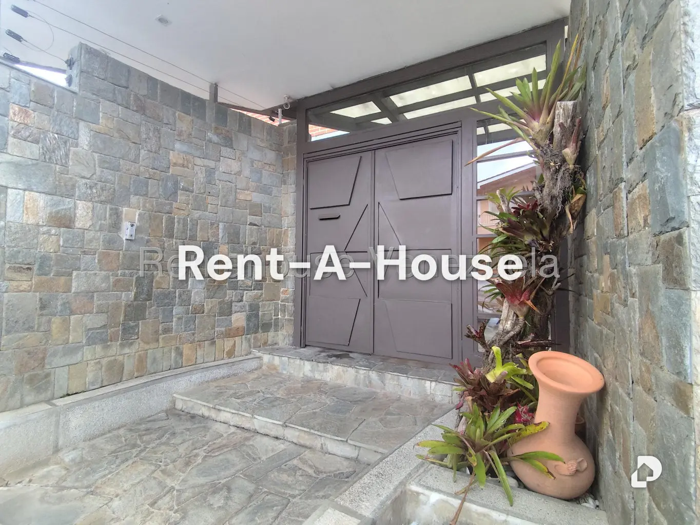 Casa en Lomas de La Lagunita, Caracas – 3