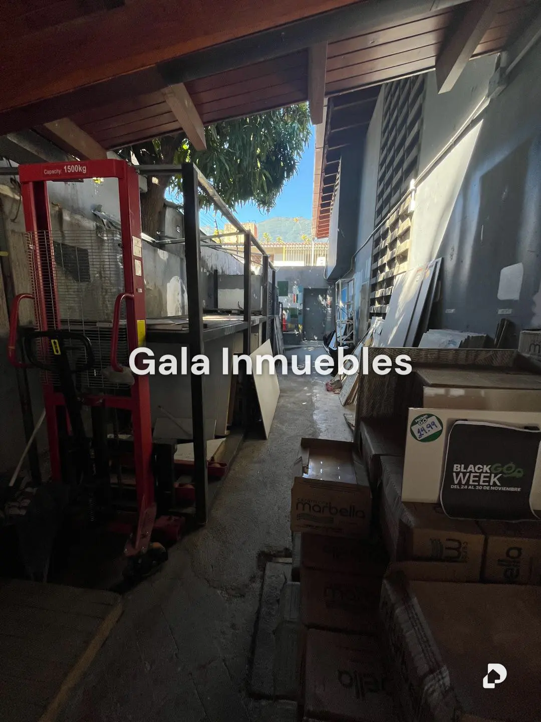 Commercial space in Chuao, Caracas – 23