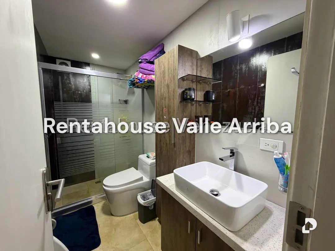 Apartamento en Las Esmeraldas, Caracas – 12