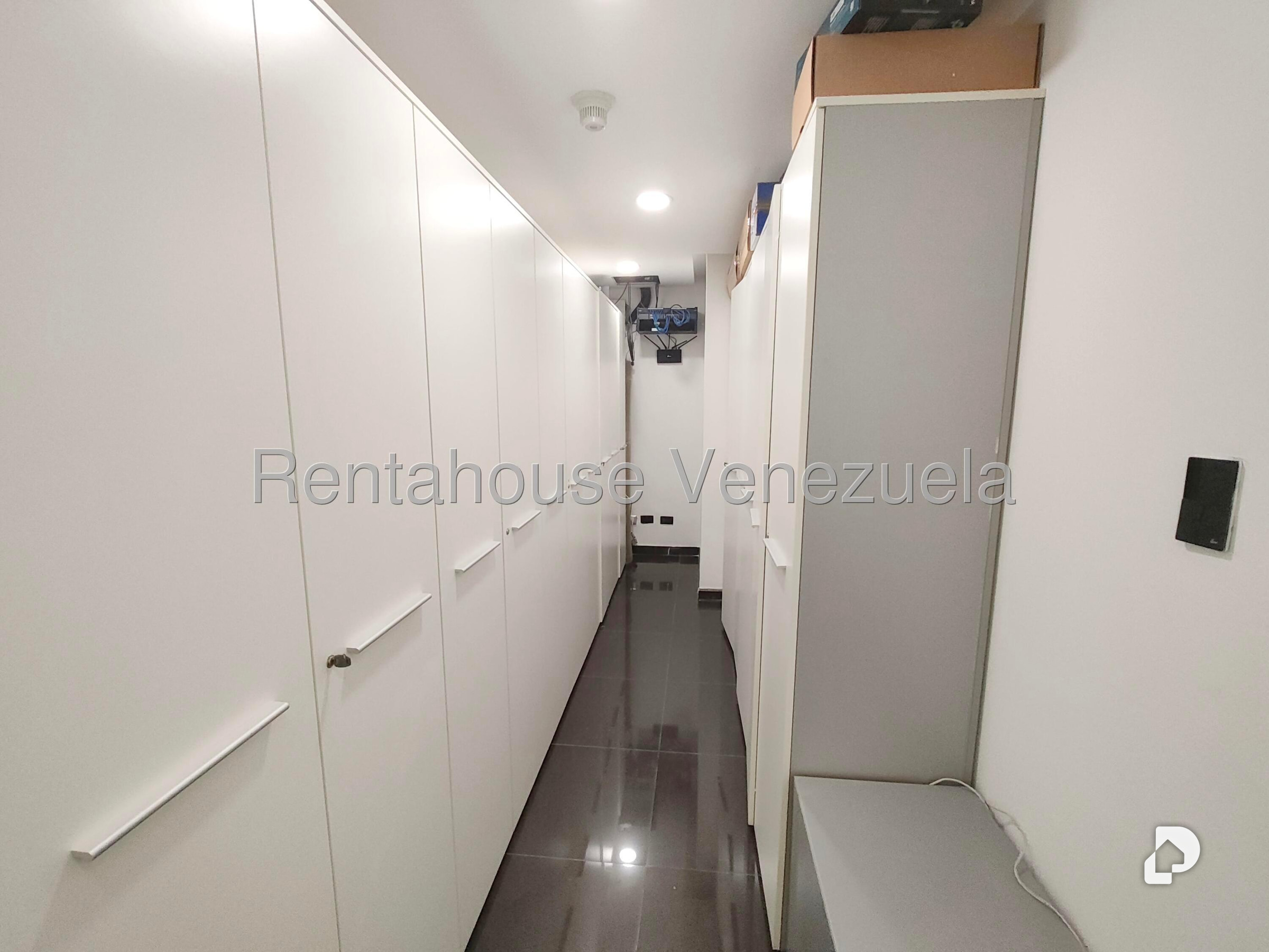 Oficina en Chuao, Caracas – 10