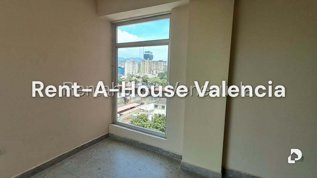Commercial space in Avenida Bolivar Norte, Valencia – 10