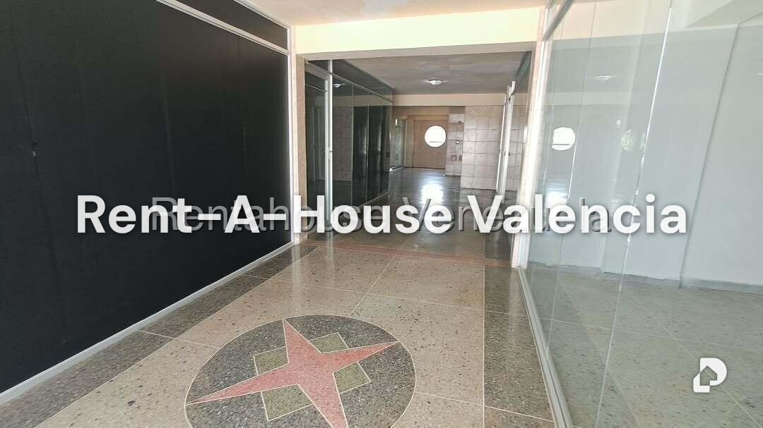 Commercial space in Avenida Bolivar Norte, Valencia – 2