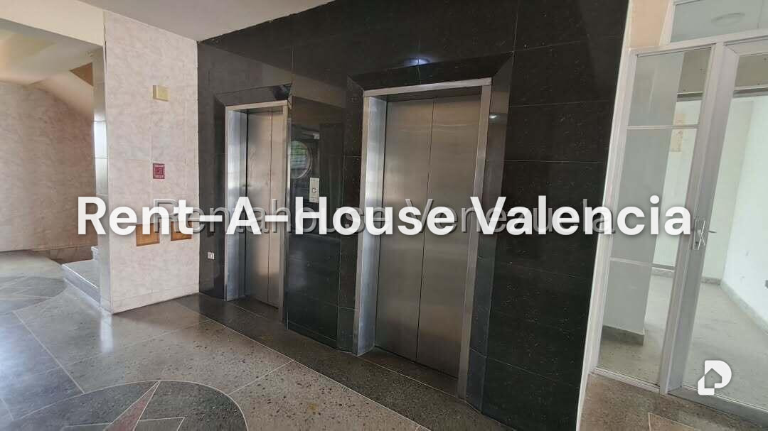Commercial space in Avenida Bolivar Norte, Valencia – 15
