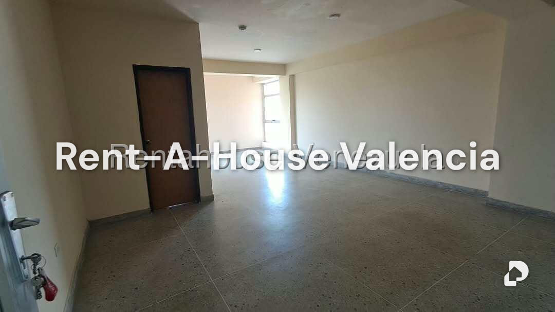 Commercial space in Avenida Bolivar Norte, Valencia – 6