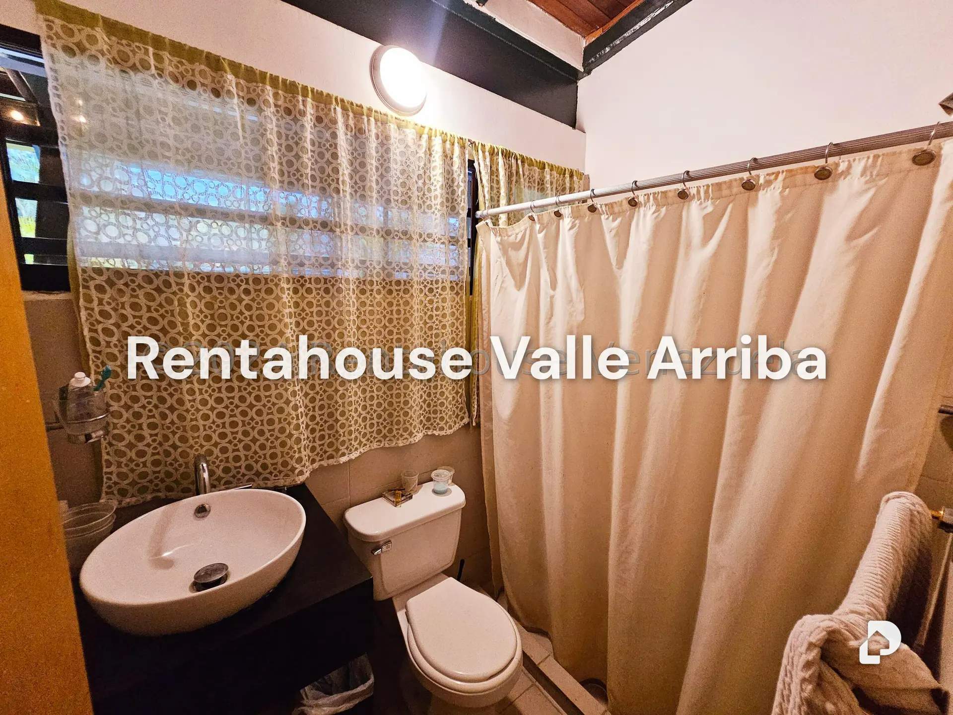Casa en El Hatillo, Caracas – 30