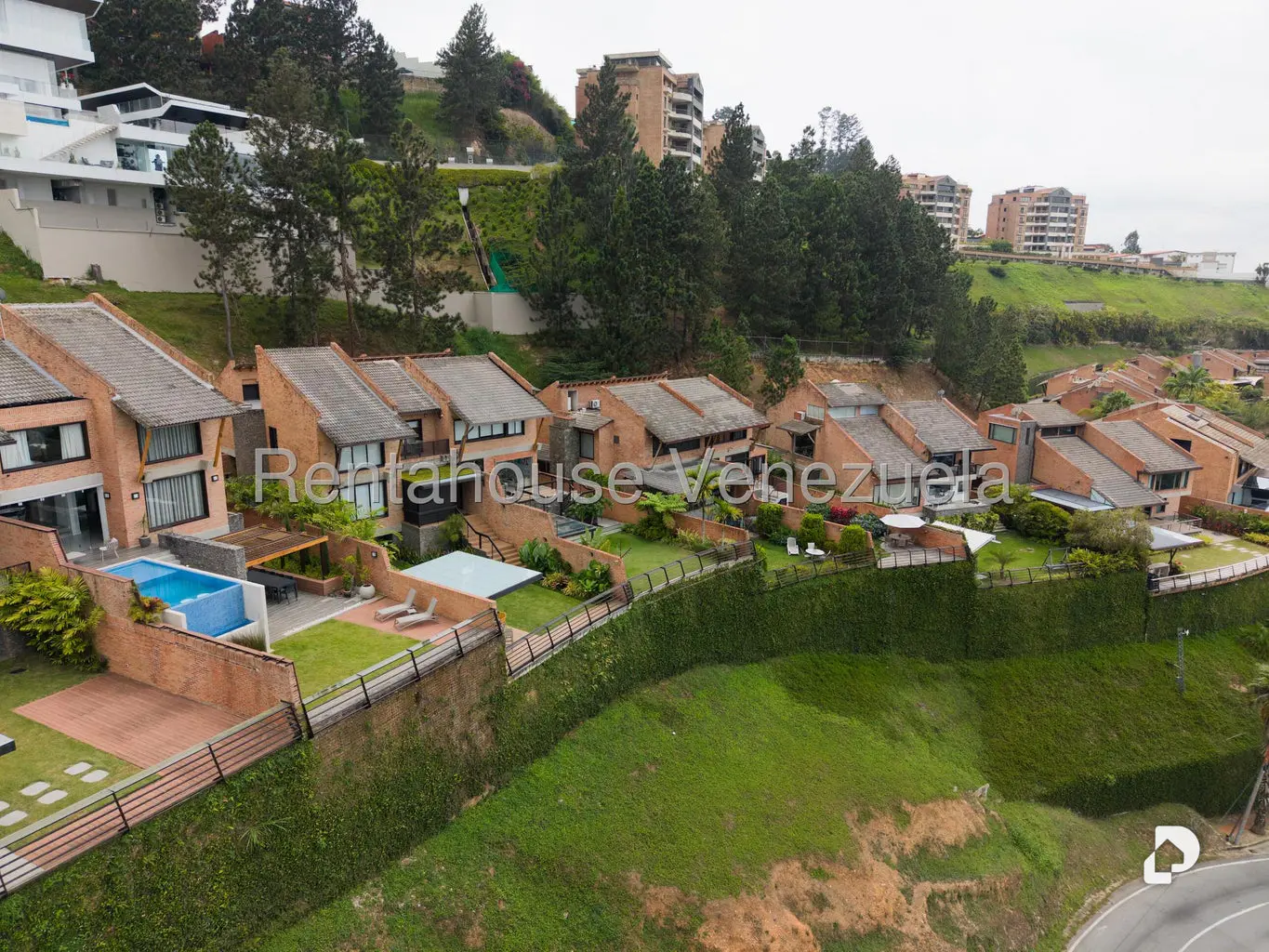 Casa en Alto Hatillo, Caracas – 30