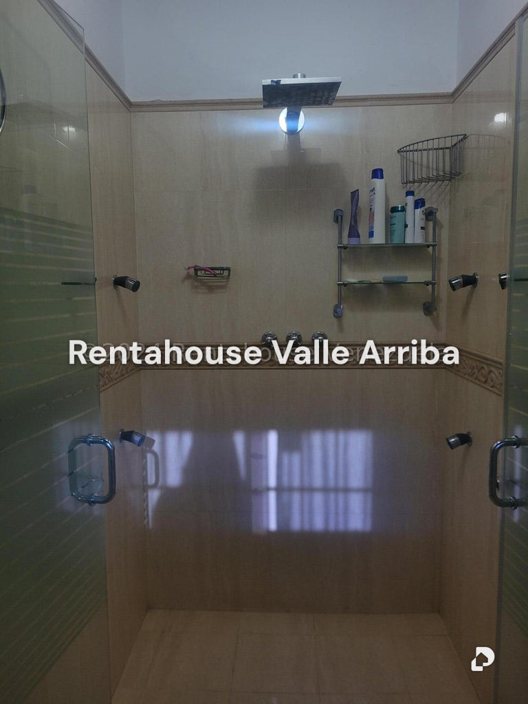 Casa en La Lagunita Country Club, Caracas – 24