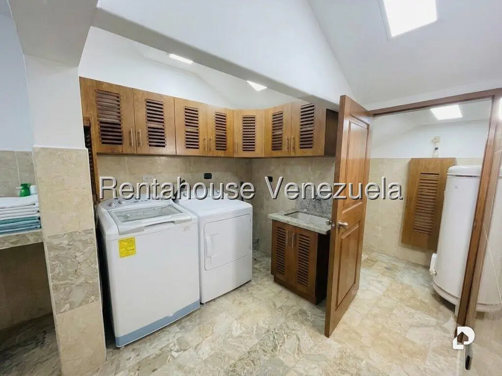 Casa en La Floresta, Caracas – 23