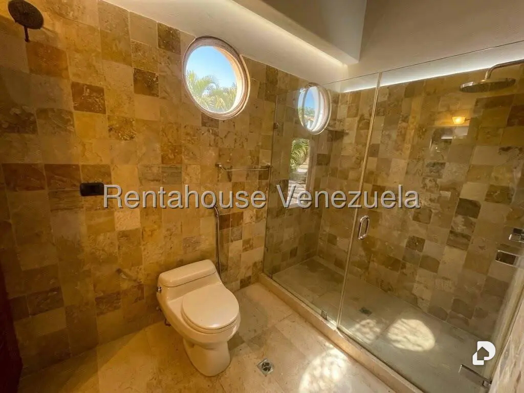 Casa en La Floresta, Caracas – 16
