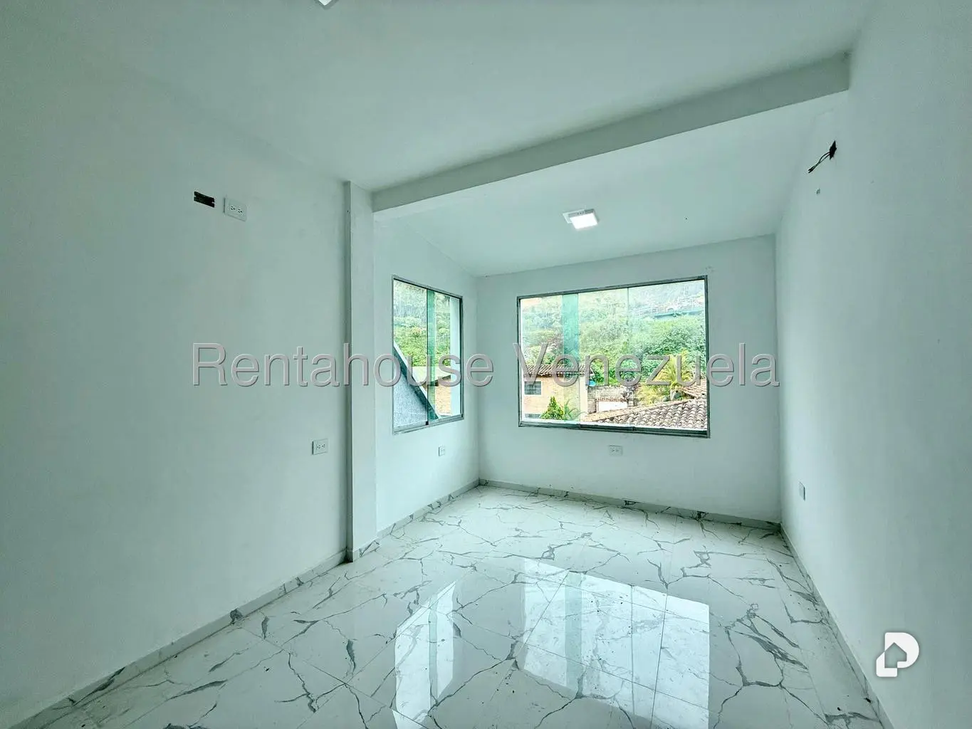 Casa en Oripoto, Caracas – 15
