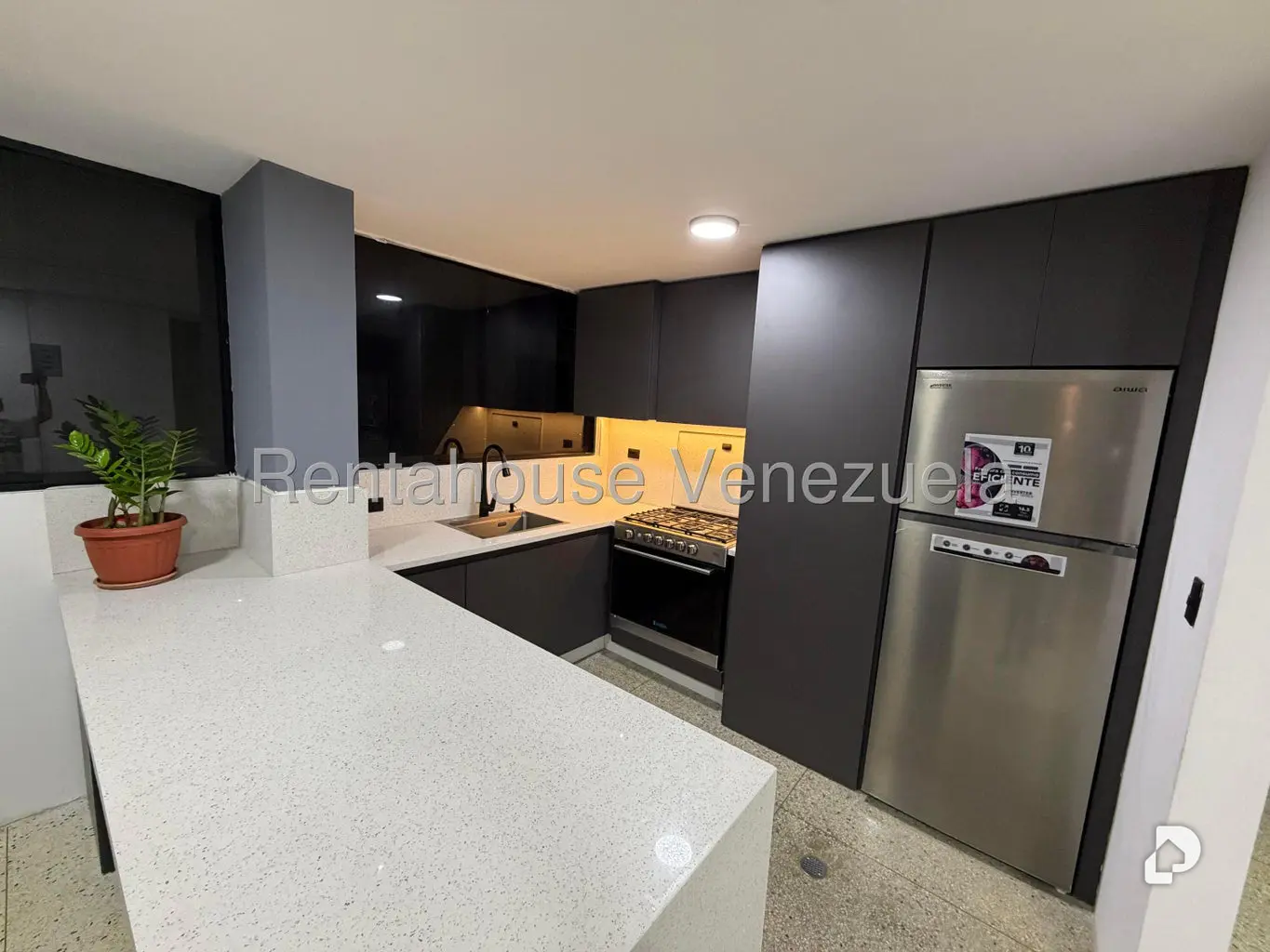 Apartamento en La Florida, Caracas – 24
