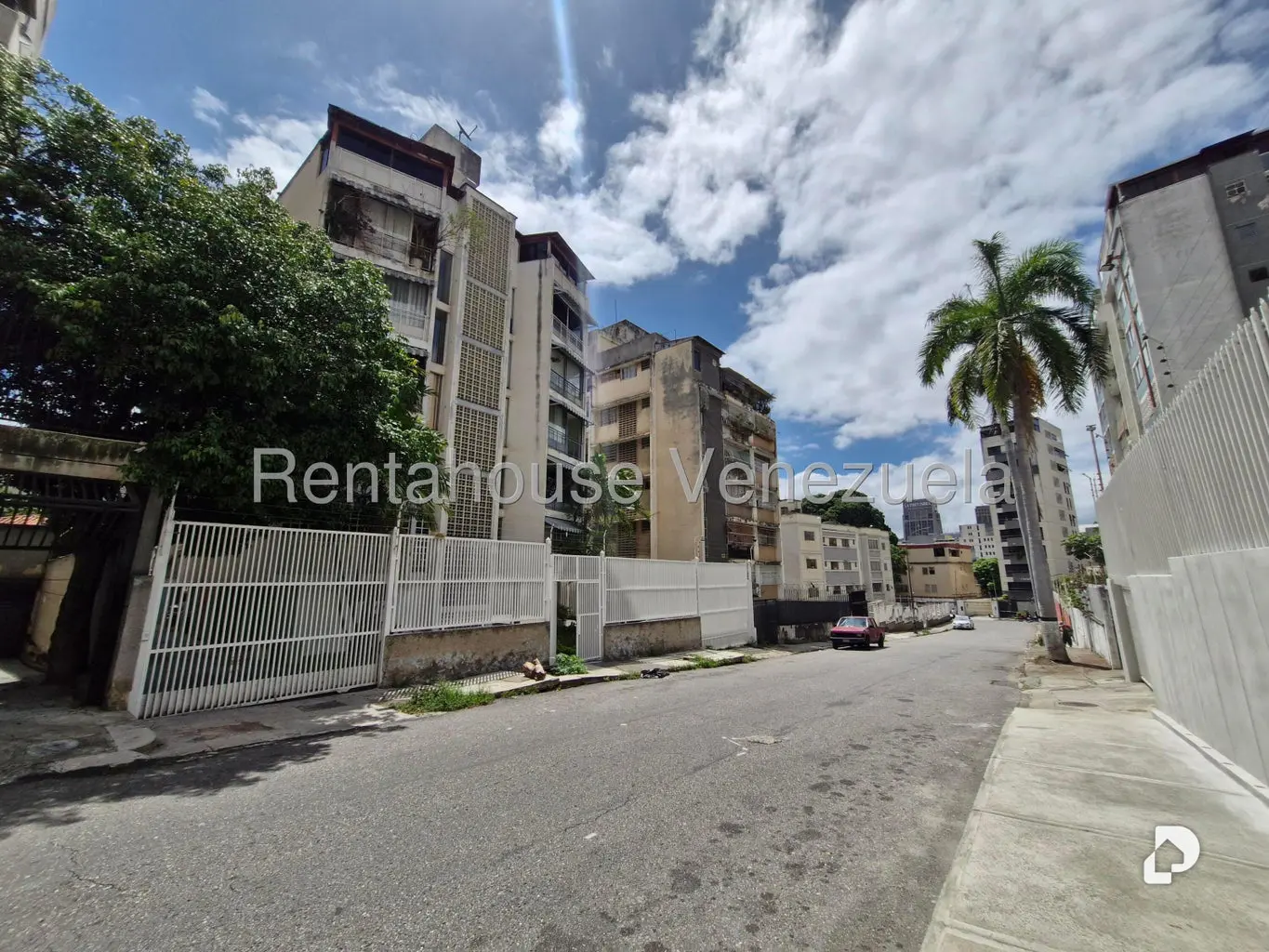 Apartamento en La Florida, Caracas – 2