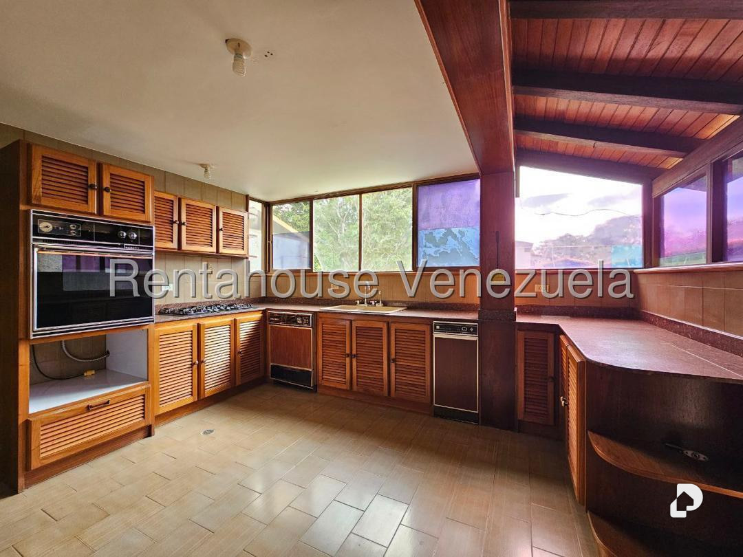 Casa en Lomas de La Lagunita, Caracas – 27