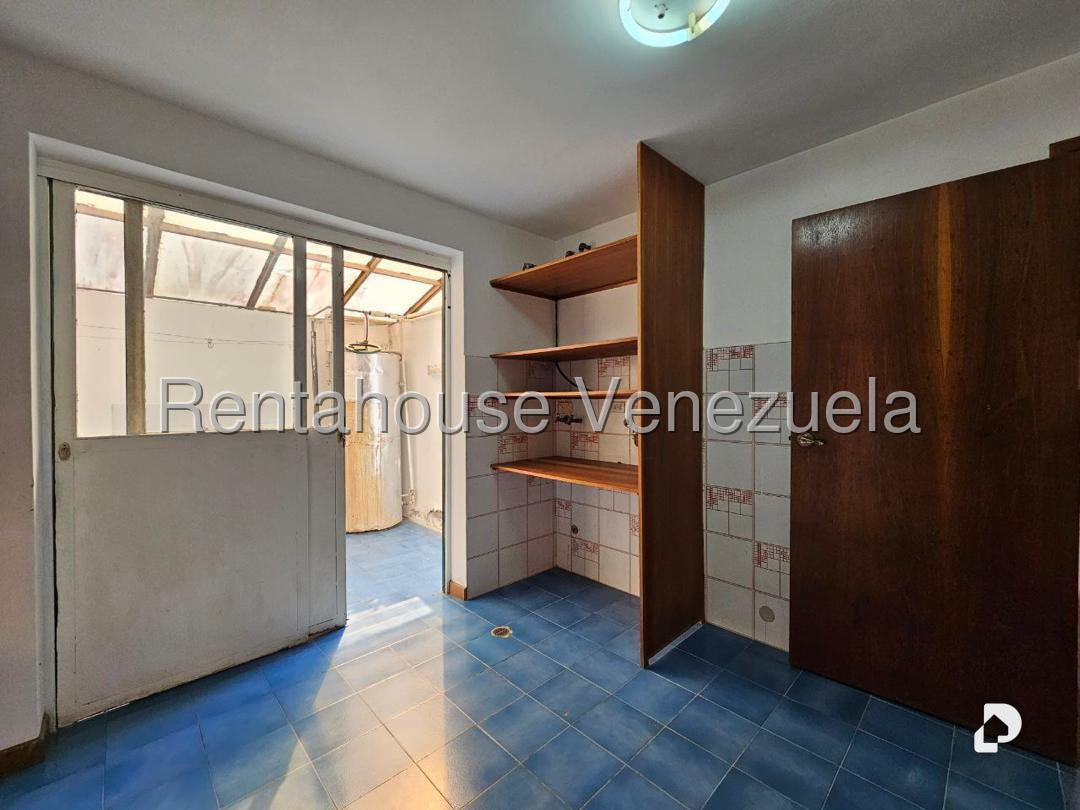 Casa en Lomas de La Lagunita, Caracas – 29