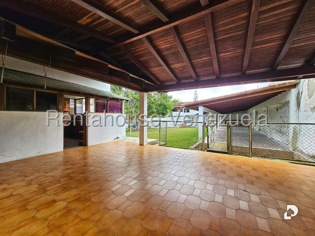 Casa en Lomas de La Lagunita, Caracas – 25