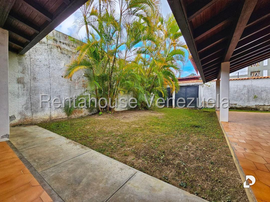 Casa en Lomas de La Lagunita, Caracas – 26