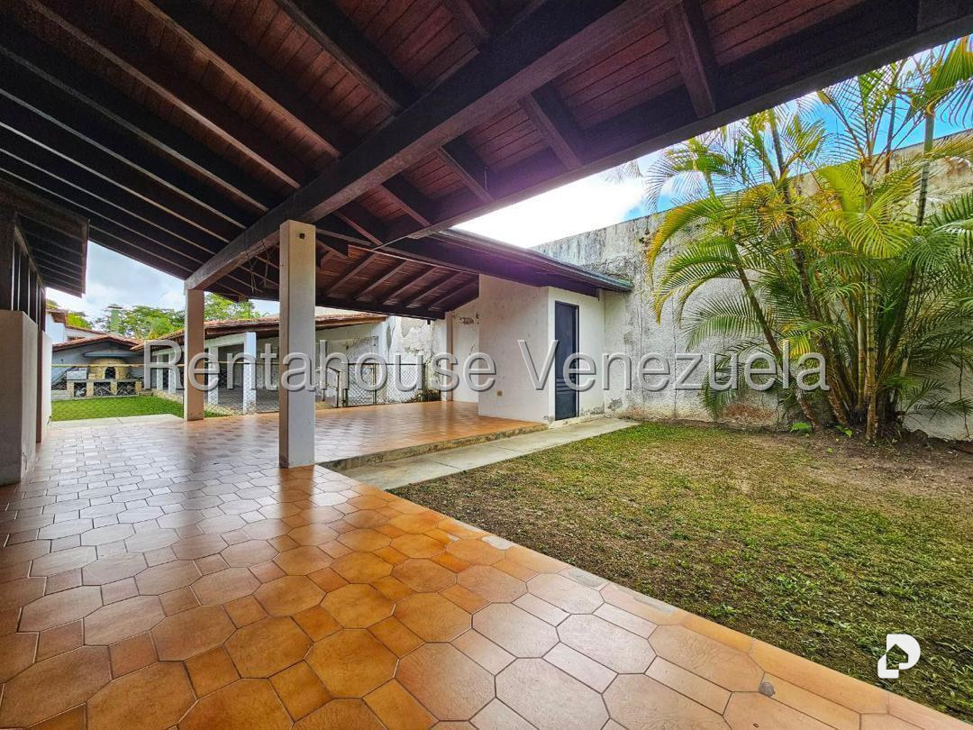 Casa en Lomas de La Lagunita, Caracas – 23