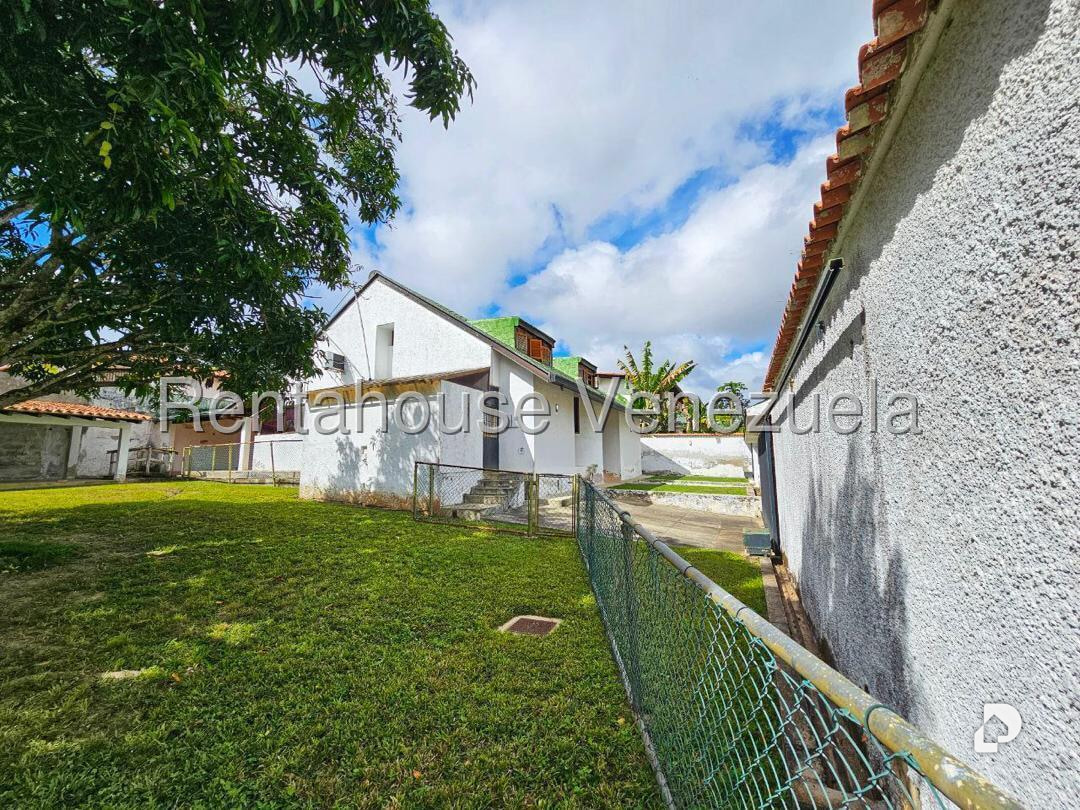 Casa en Lomas de La Lagunita, Caracas – 21