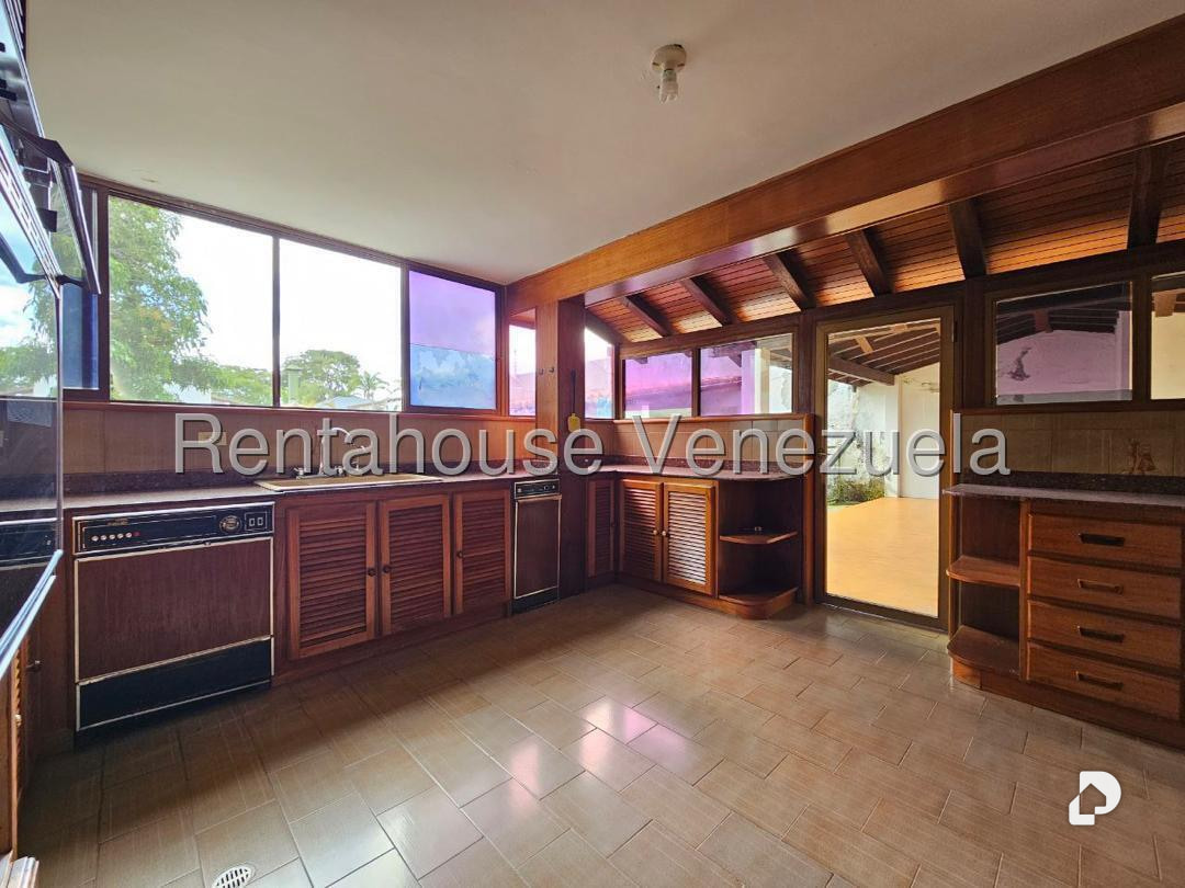 Casa en Lomas de La Lagunita, Caracas – 28