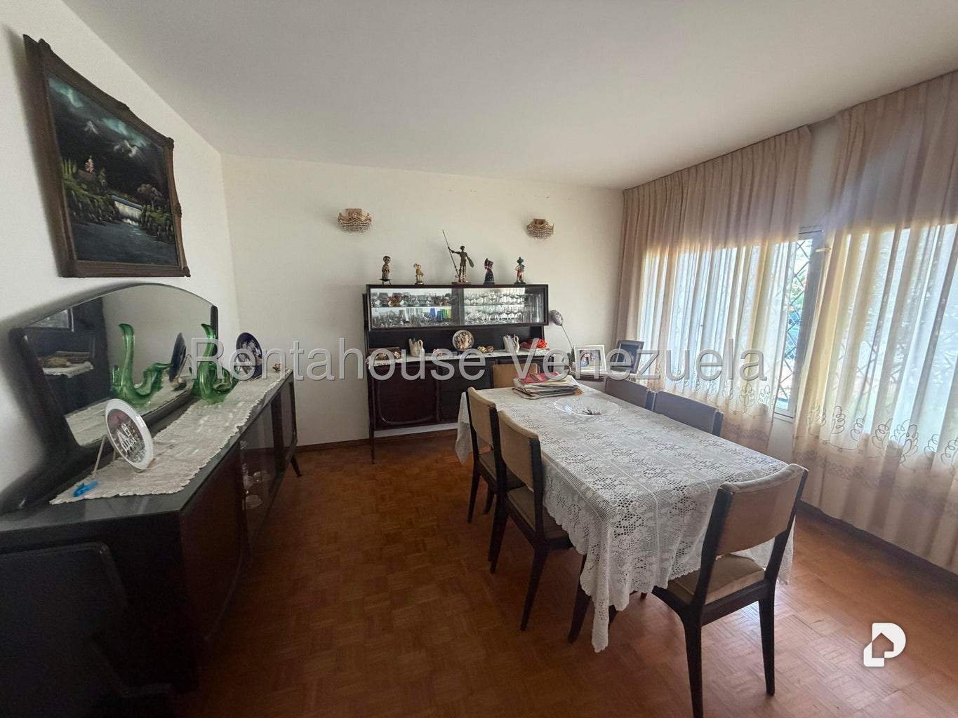 Casa en Lomas de La Lagunita, Caracas – 26