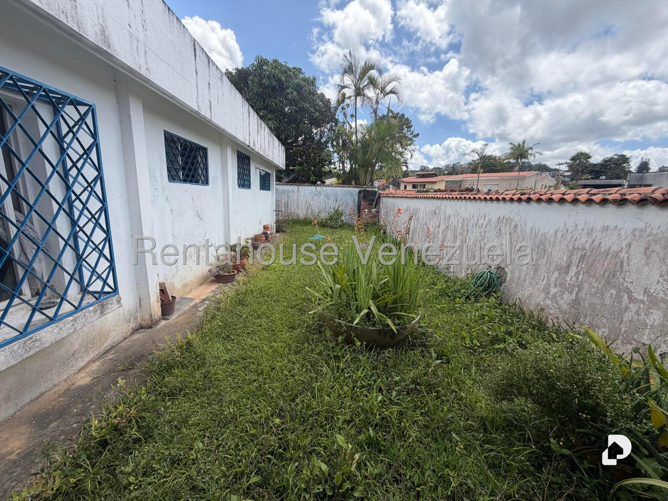 Casa en Lomas de La Lagunita, Caracas – 29