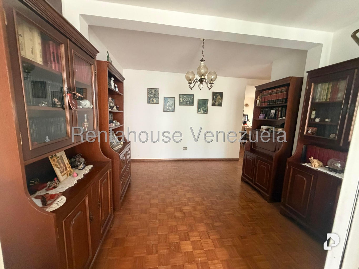 Casa en Lomas de La Lagunita, Caracas – 17