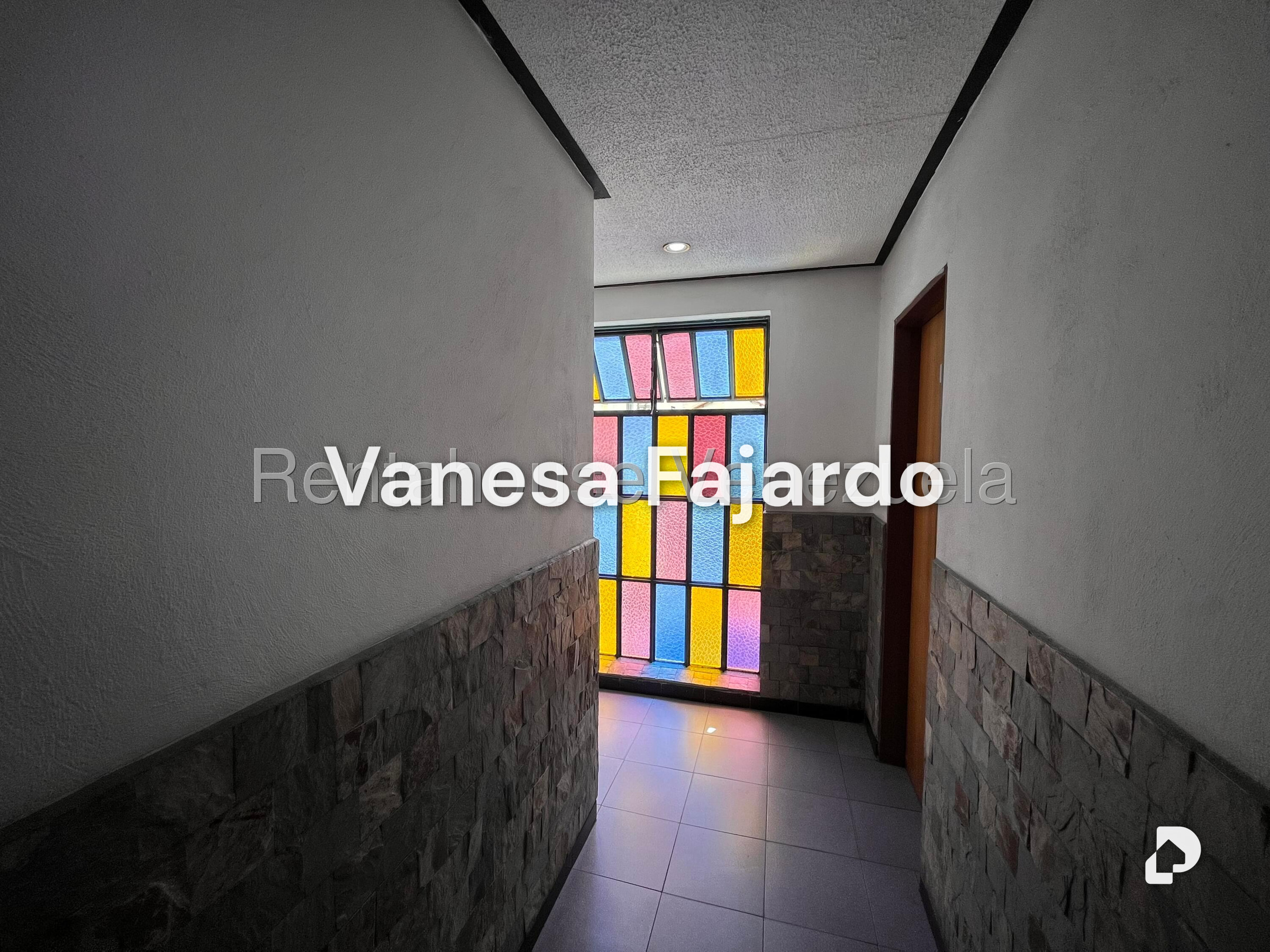 Building in Sabana Grande, Caracas – 15