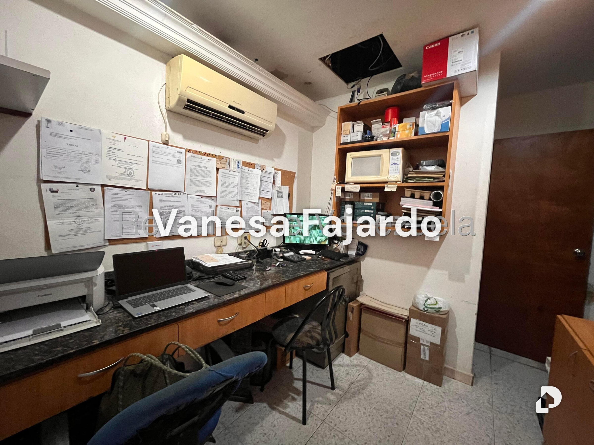 Building in Sabana Grande, Caracas – 11