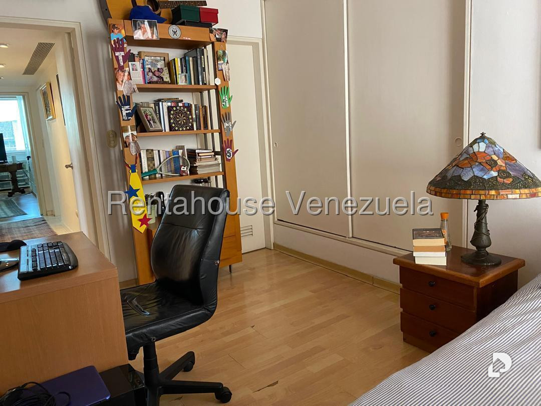 Apartamento en Las Mercedes, Caracas – 18