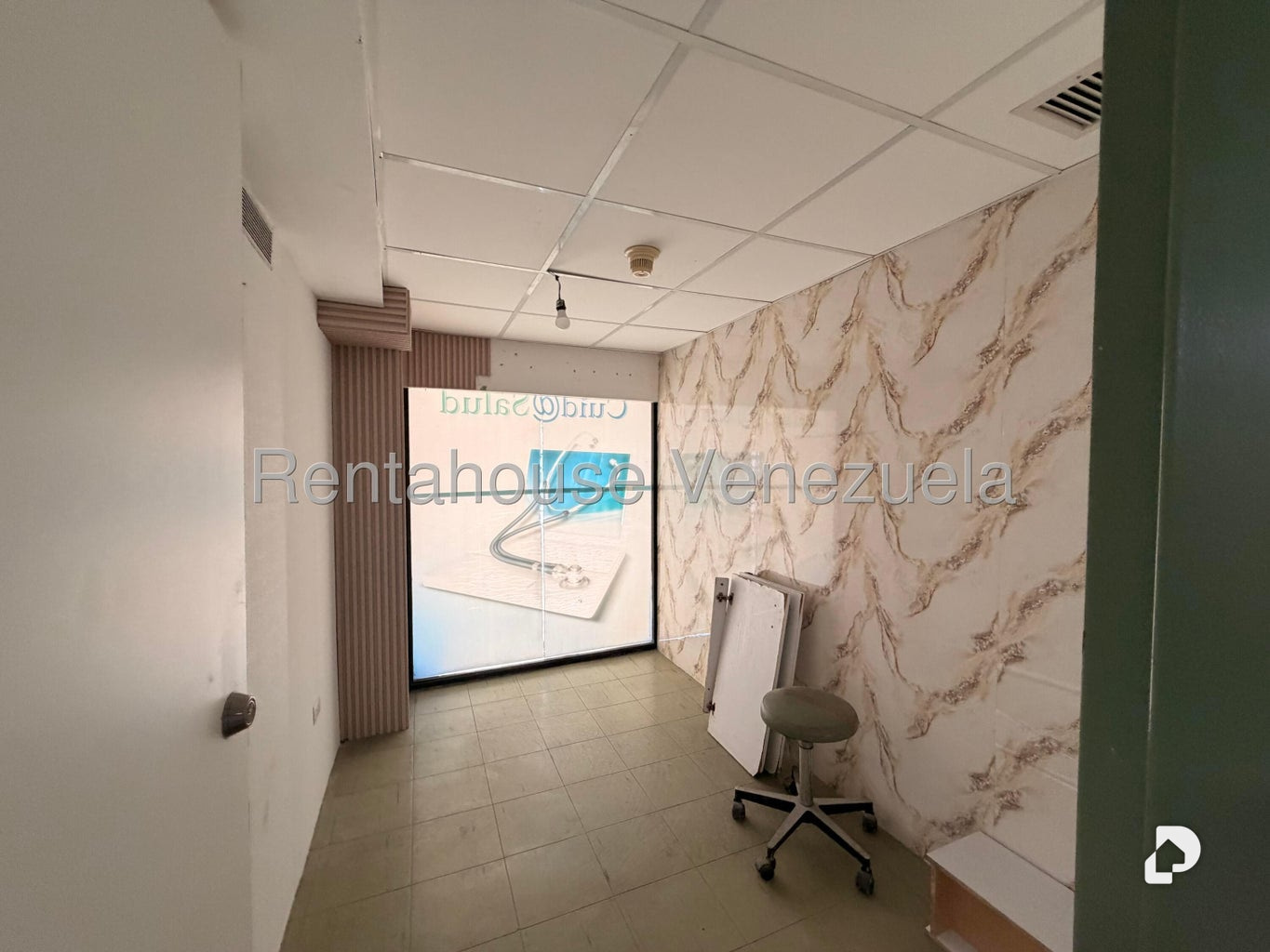 Local comercial en La Carlota, Caracas – 17