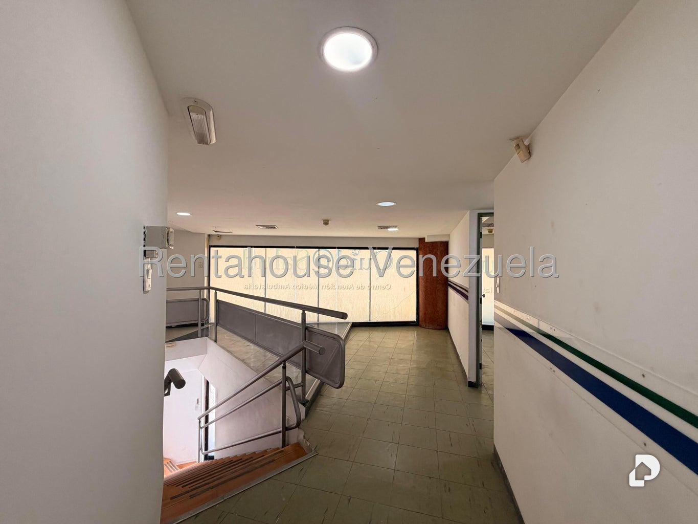 Local comercial en La Carlota, Caracas – 20