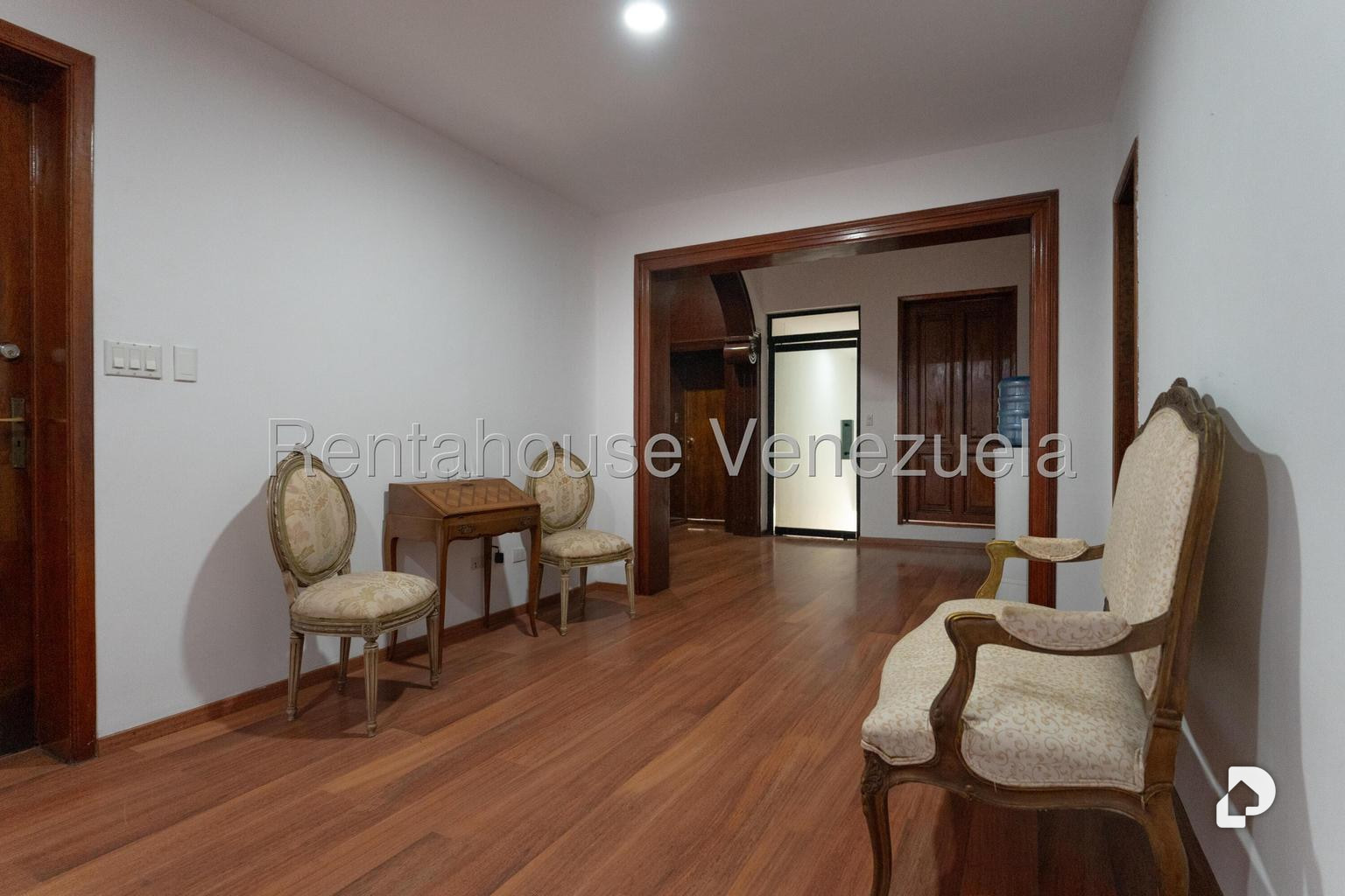 Casa en Altamira, Caracas – 30