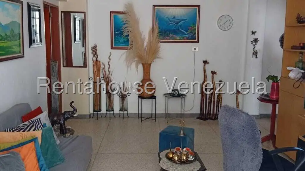 Apartment in El Bosque, Caracas - 1