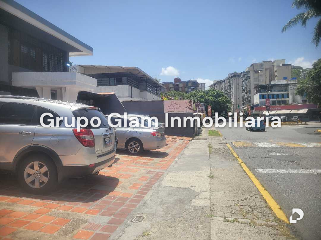 Local comercial en Chuao, Caracas – 1