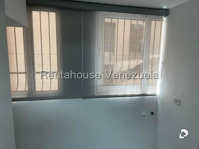 Apartamento en Los Palos Grandes, Caracas – 16