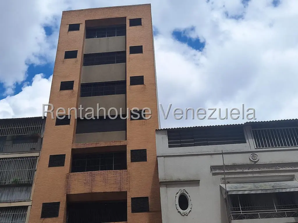 Oficina en Parroquia La Candelaria, Caracas - 1