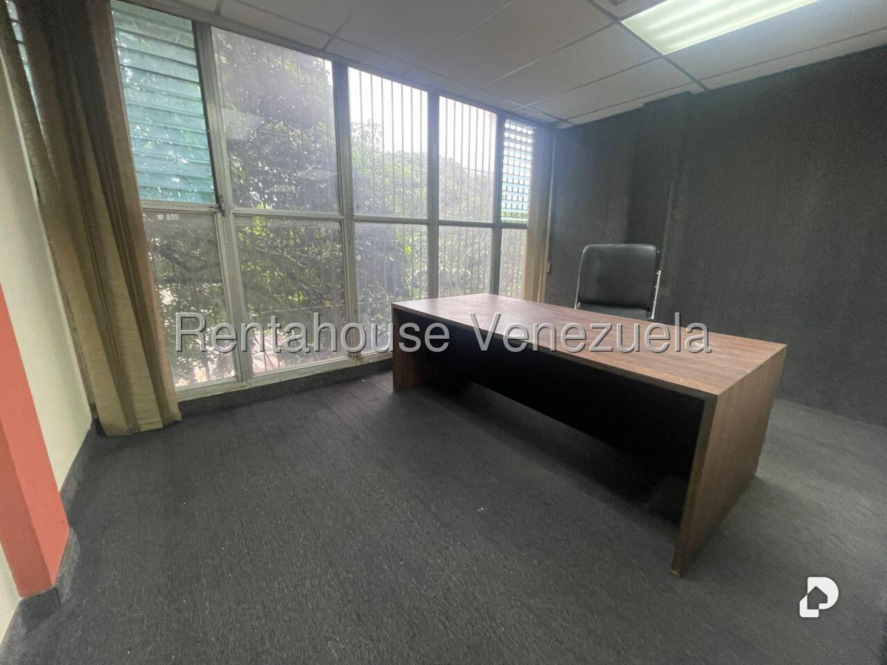 Oficina en Los Chaguaramos, Caracas – 9