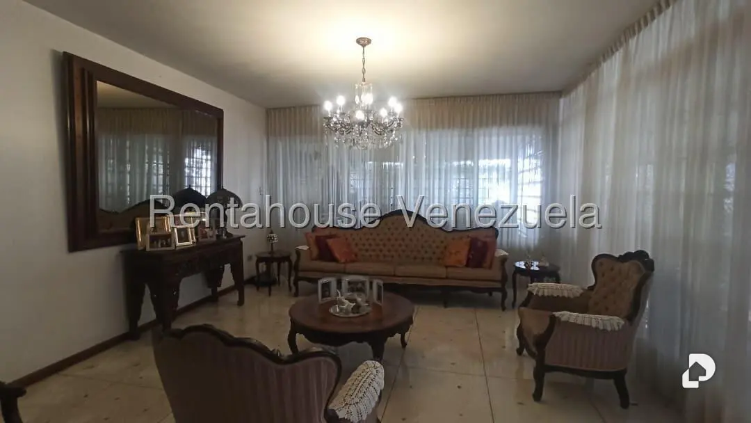 Casa en La Trinidad, Caracas – 7